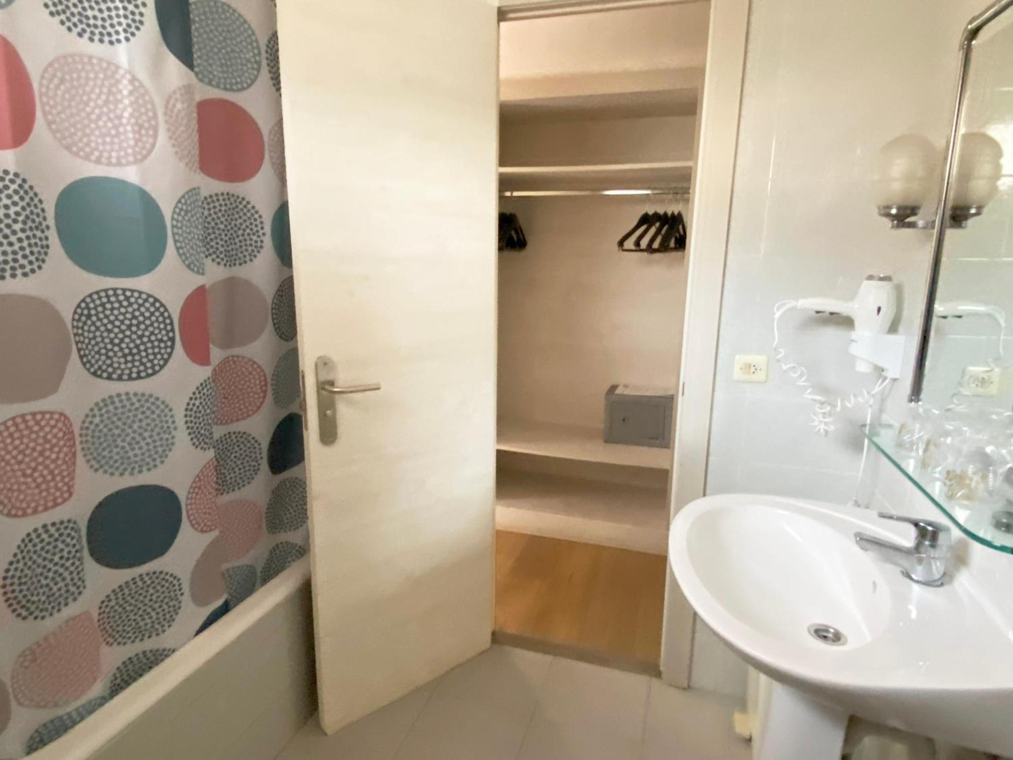 Hotel Medium Montecarlo Palafrugell Room photo