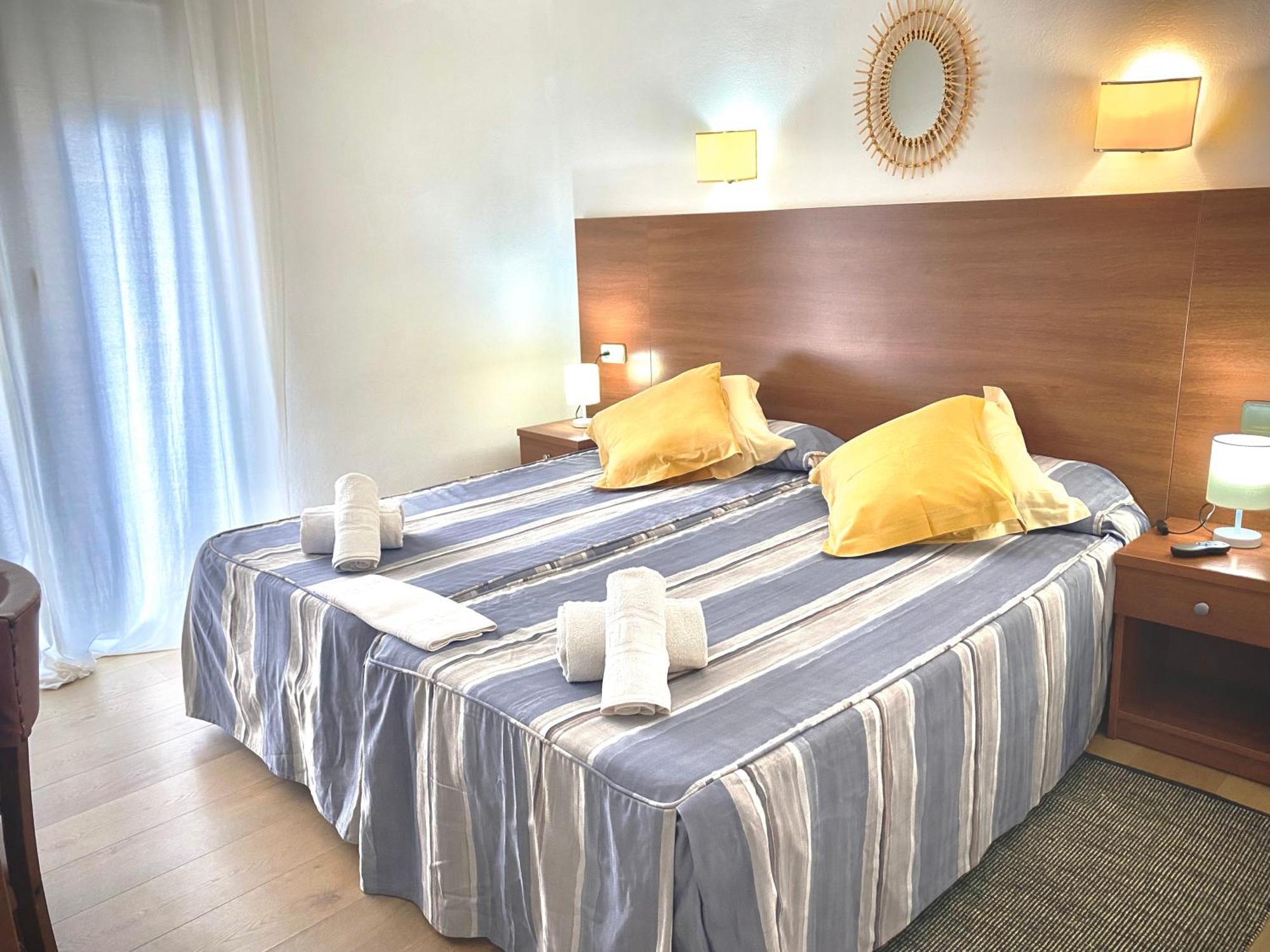Hotel Medium Montecarlo Palafrugell Room photo